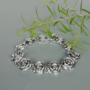 Sterling silver rose bracelet | Rose link bracelet | Electroformed silver bracelet | Wrist chain | Gift for her | Pretty bracelet | B108