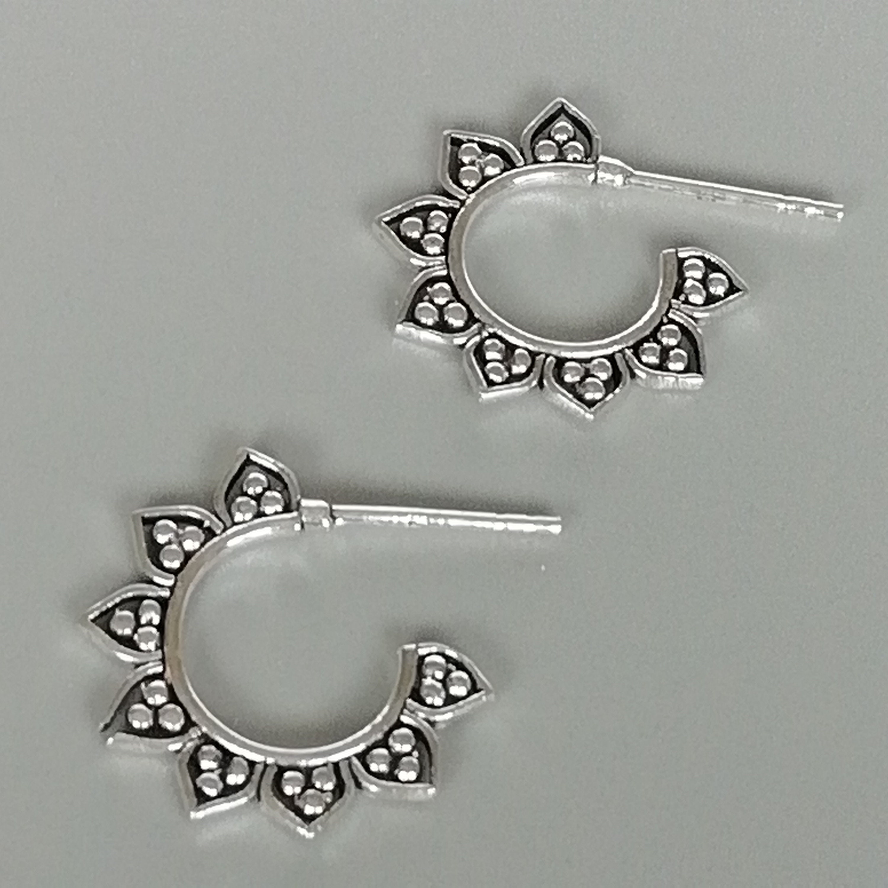 Egyptian Column Earrings main image 1