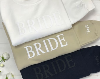 Cadeau personnalisé pour la mariée, sweat-shirt de la mariée, chemise avec manches coeur initiale, cadeau de fiançailles, cadeau de shower de mariage unique, sweat-shirt future Mme