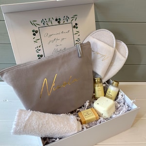Happy Birthday Gift Box Filled, Gold Best Friend Gift Box, Beauty Filled Gift Boxes, Spa Kits Box, Happy Birthday Gift, Boxed Gifts, Friend