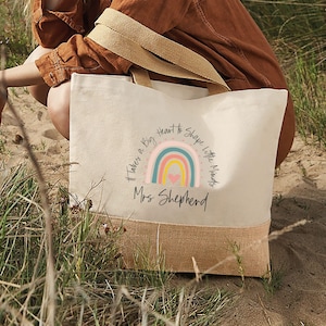 Sac fourre-tout personnalisé pour enseignant - Modèle « Il faut un grand coeur » - Cadeau de remerciement pour enseignant, cadeau de remerciement, nom personnalisé, cadeau de fin d'année