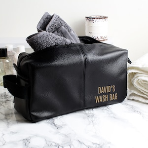 Toiletry Wash Bag PERSONALISED with Gold Name | Mongram Leather Look Bag For Him | Groomsmen | Mens | Dad | Bestman Fathers Day Gifts