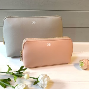 Personalised Bridesmaid Makeup Bag, Personalised Bridesmaid Gift, Leather Style Makeup Bag, Personalised Travel Beauty Bag, Mono Beauty Bag image 3