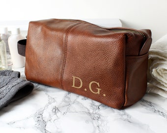 Personalised Men's Wash Bag with Strap in Black, Tan Brown Toiletry Bag for Men with Any Initials Groomsman, Best Man, Usher Gift PU Leather