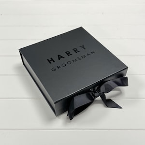 名入れ可能な新郎付添人ギフトボックス、カスタムメイドのベストマンプロポーズボックス、結婚式パーティー記念品、名前入りの高級新郎付添人ギフト（2サイズから選択可能）