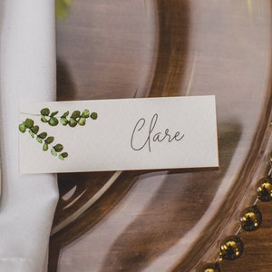 topónimos de eucaliptos; Nombres de lugares de invitados a la boda; Etiquetas de nombres, decoración de la mesa de la boda, boda rústica, boda mínima, lugar del nombre de la boda del evento