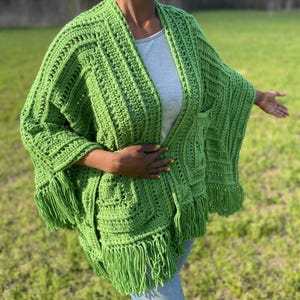 Boho Fringe Crochet Shawl Wrap – Soft Cozy Triangle Scarf, Lightweight Women’s Cape – Fall Winter Fashion Accessories, Handmade Green