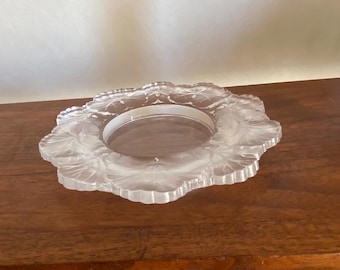 Lalique Crystal Wine Bottle Coaster Honfleur Geranium Leaf Frosted Finish Boarder