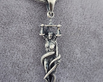 Justitia ist blind, 925 Silber Anhänger, Justice ist blind, Justice ist blind, 925 Silber Anhänger, Waage der Gerechtigkeit, Charme, Jurist Richter
