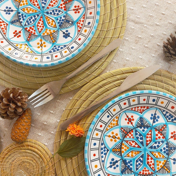 Buntes handbemaltes Beilagenteller-Set, hergestellt in Tunesien | Set aus zwei dekorativen Tellern | Traditionelles marokkanisches Dekor | Handgefertigtes Boho-Teller-Set