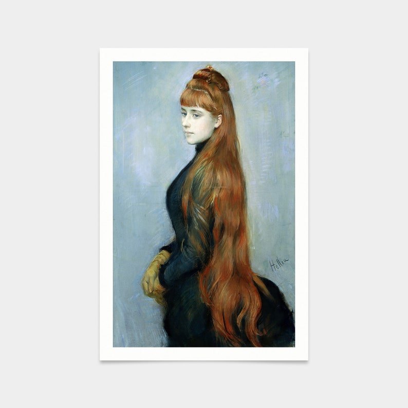 以下が含まれることがあります： 長い赤い髪をなびかせた女性の絵。彼女は濃い青色のドレスを着ており、肌は白い。背景は薄い青色です。