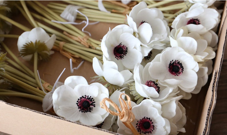 Centerpieces Decorative Flowers White Anemones Flowers Real Touch Anemones Pu Wedding Flowers Stem Diy Bridal Bouquets Cake Decor Floral Arranging Floral Garden Crafts Delage Com Br