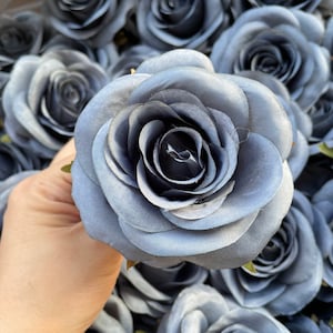 2022 Steel Blue Silk Flowers Fake High Quality Roses Dusty Blue Flowers Head Only Blue Silk Flowers for Big Day Wedding Flowers