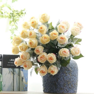 10 stücke Gelb Real Touch Rose Blumen DIY Hochzeit Mittelstücke Seide Brautsträuße Künstliche Blumen JBRW-RTF03