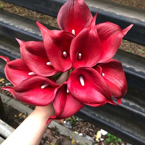 10pcs Burgundy Real Touch Calla Lilies Artificial Flowers Wedding Bridal Bouquet Home Décor Party Floral Arrangments