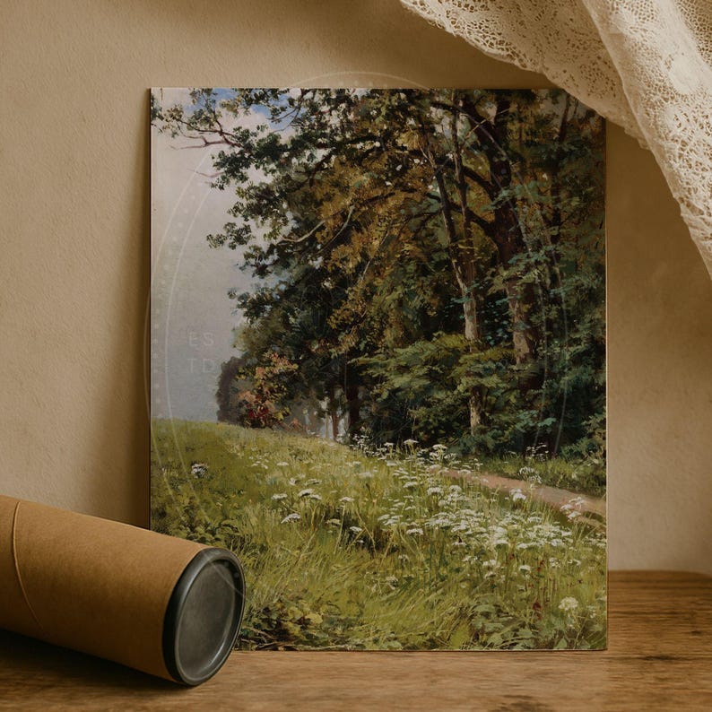 Pode incluir: Uma pintura de um caminho na floresta com &aacute;rvores verdes e um campo gramado com flores brancas. O caminho leva para a floresta.