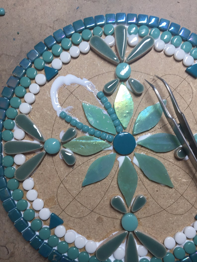 Mandala mosaïque, kit pour adultes, mosaïque bleue, mandala doré, faites votre mandala, comprend tout ce qu'il faut pour faire ce mandala image 7