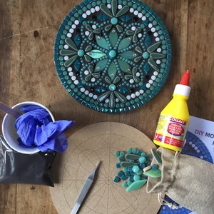 Mandala mosaïque, kit pour adultes, mosaïque bleue, mandala doré, faites votre mandala, comprend tout ce qu'il faut pour faire ce mandala image 5