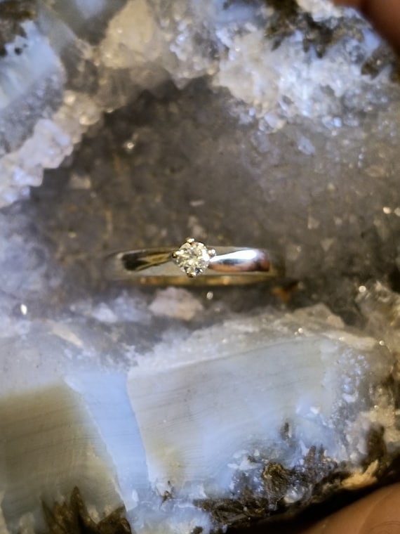 10kt yellow gold .09ct Diamond ring