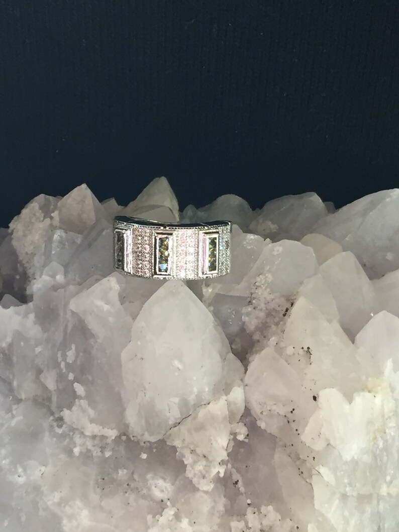 Peridot and White Zircon 10mm Wide 925 Sterling Silver Ring Finger Size 7 12