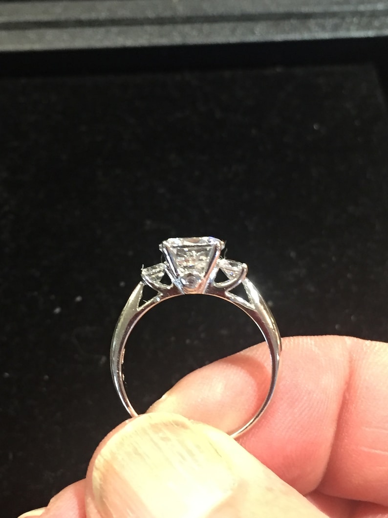 2 carat 8mm Round Brilliant Cut Cubic Zircon set in 925 Sterling Engagement Ring
