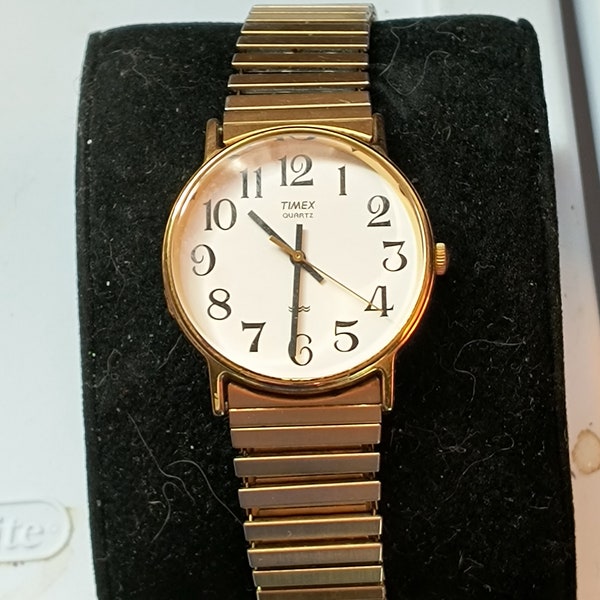 Timex full figure dial pre-owned 10.00