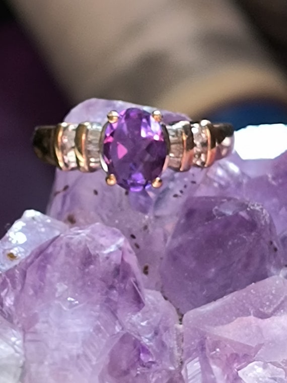 Amethyst & Diamond 10kt gold ring sz5 3/4