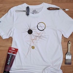 Artistic Graphic Tee, Abstract Design Tshirt, Minimalist T-Shirt, Creative Design Tee, Trendy Graphic Tees, Minimalist Graphic Tee