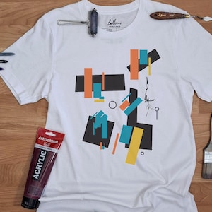 Artistic Graphic Tee, Abstract Design Tshirt, Minimalist T-Shirt, Creative Design Tee, Trendy Graphic Tees, Minimalist Graphic Tee