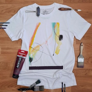 Unique Graphic Tee, Minimalist T Shirt, Abstract Print Shirt, Abstract Design T-Shirt, Artistic Graphic Tee, Minimalist Graphic Tee