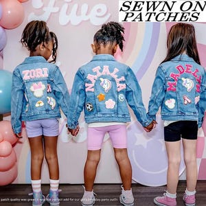 Chaqueta vaquera con parche de chenilla y letras, personalizada, para niñas pequeñas, con parche de chenilla y nombre, ideal como regalo. PARCHES COSIDOS.