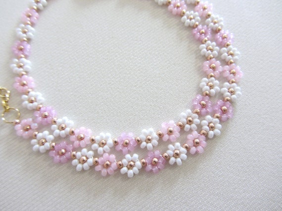 Beaded necklace with daisy flower, 24k gold necklace, White and pink choker necklace, Valentine's Day gift
