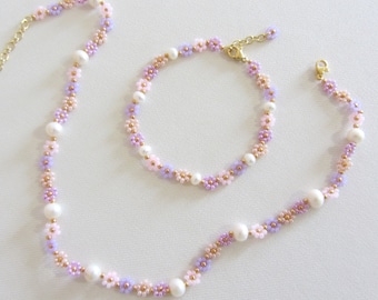 Colorful pearl beaded necklace Beaded flower necklace Freshwater pearl necklace Beaded choker Daisy chain necklace delicate jewelry