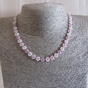 Beaded necklace with daisy flower, 24k gold necklace, White and pink choker necklace, Valentine's Day gift image 6