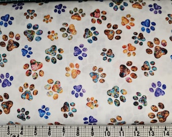 Quilting Treasures Paw Prints on White 2600-31372-Z Fabric by the Yard//Piece
