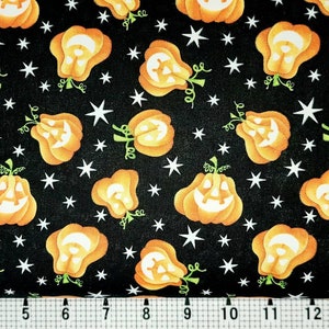 Henry Glass Here We Glow Pumpkins 9540G Glow in the Dark Fabric by the Yard//Piece