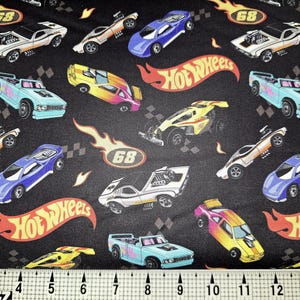 Riley Blake Hot Wheels Made to Racer on Black CD15300 Stoff Meterware // Stück