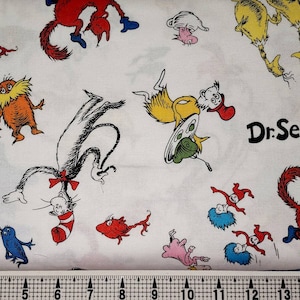 Robert Kaufman Celebrate Seuss! 10790 Fabric by the Yard//Piece