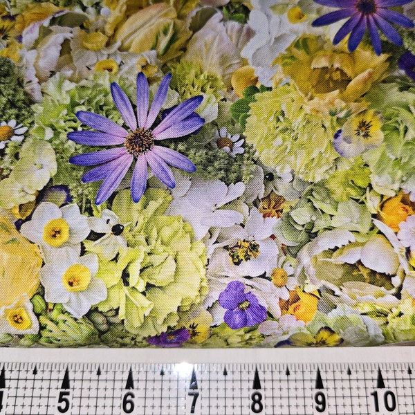 Maywood Studios Hand Picked Flowers MASD10154-GV Fabric by the Yard//Piece
