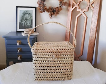 Panier de rangement en feuilles de palmier et roseau tressées - petit coffre de rangement