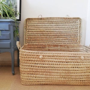 Large wicker storage chest 31 inches - palm leaf storage trunk Lidded toy box