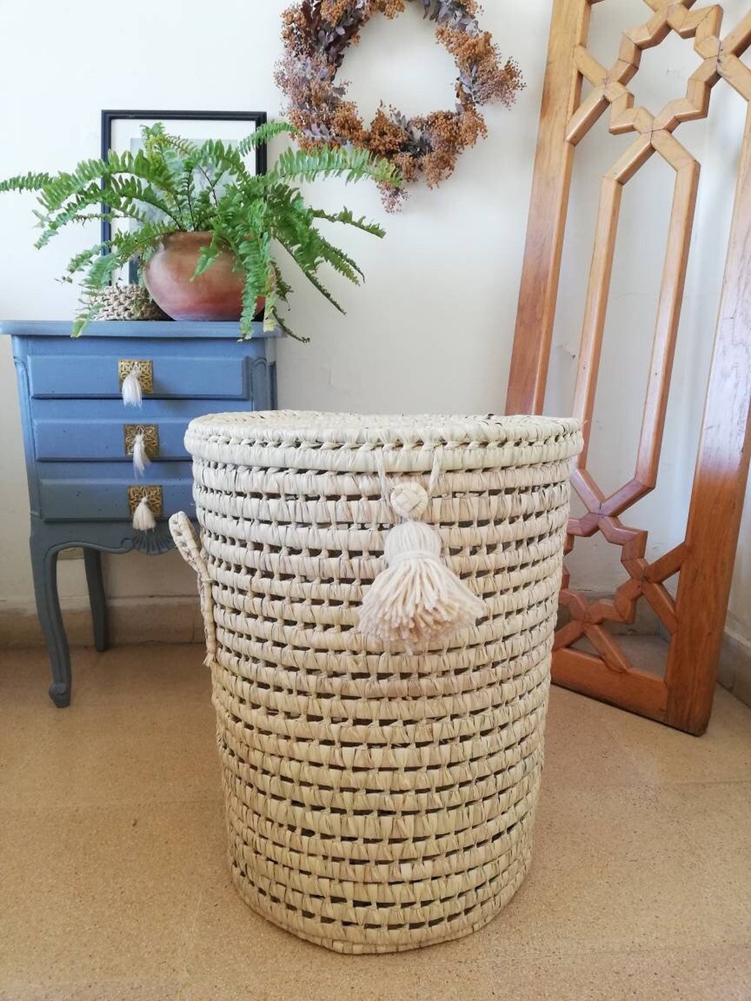 Laundry Basket With Lid and Woolen Pompom Wicker Laundry Hamper Lidded
