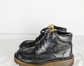 dr martens 8435
