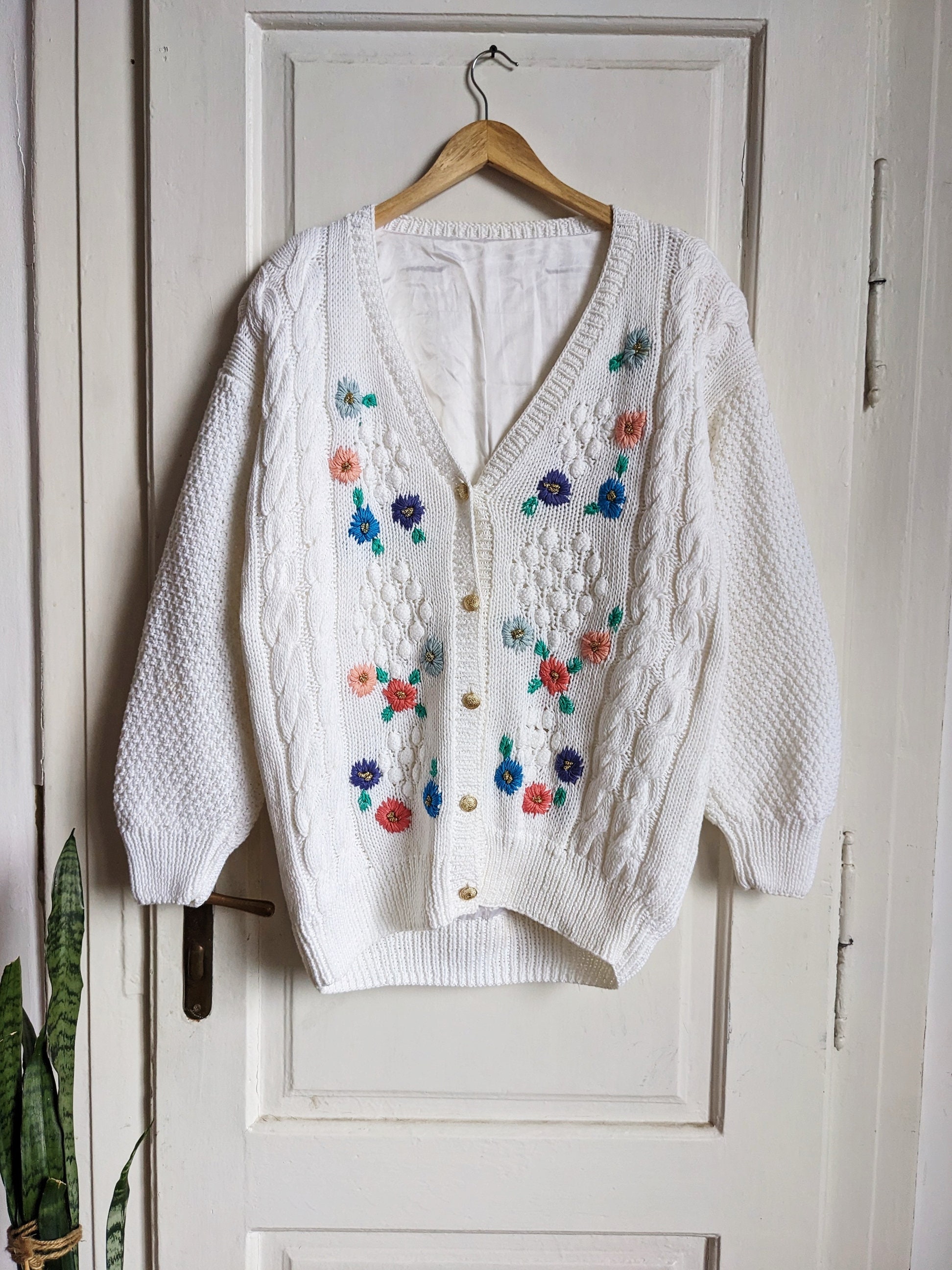 カーディガン VINTAGE - Flower? Pattern Knitted By Hand Cardigan Vintage Hand Knit Floral Wool Cardigan/ S - Etsy