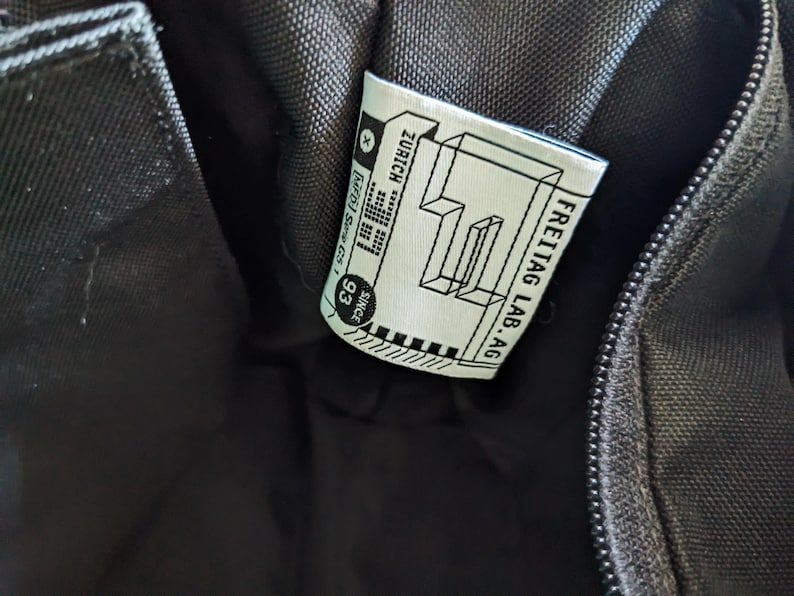Freitag F17 Joe Messenger Bag Shoulder image 6