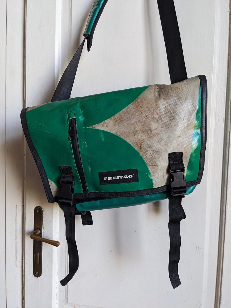 Freitag F17 Joe Messenger Bag Shoulder image 5