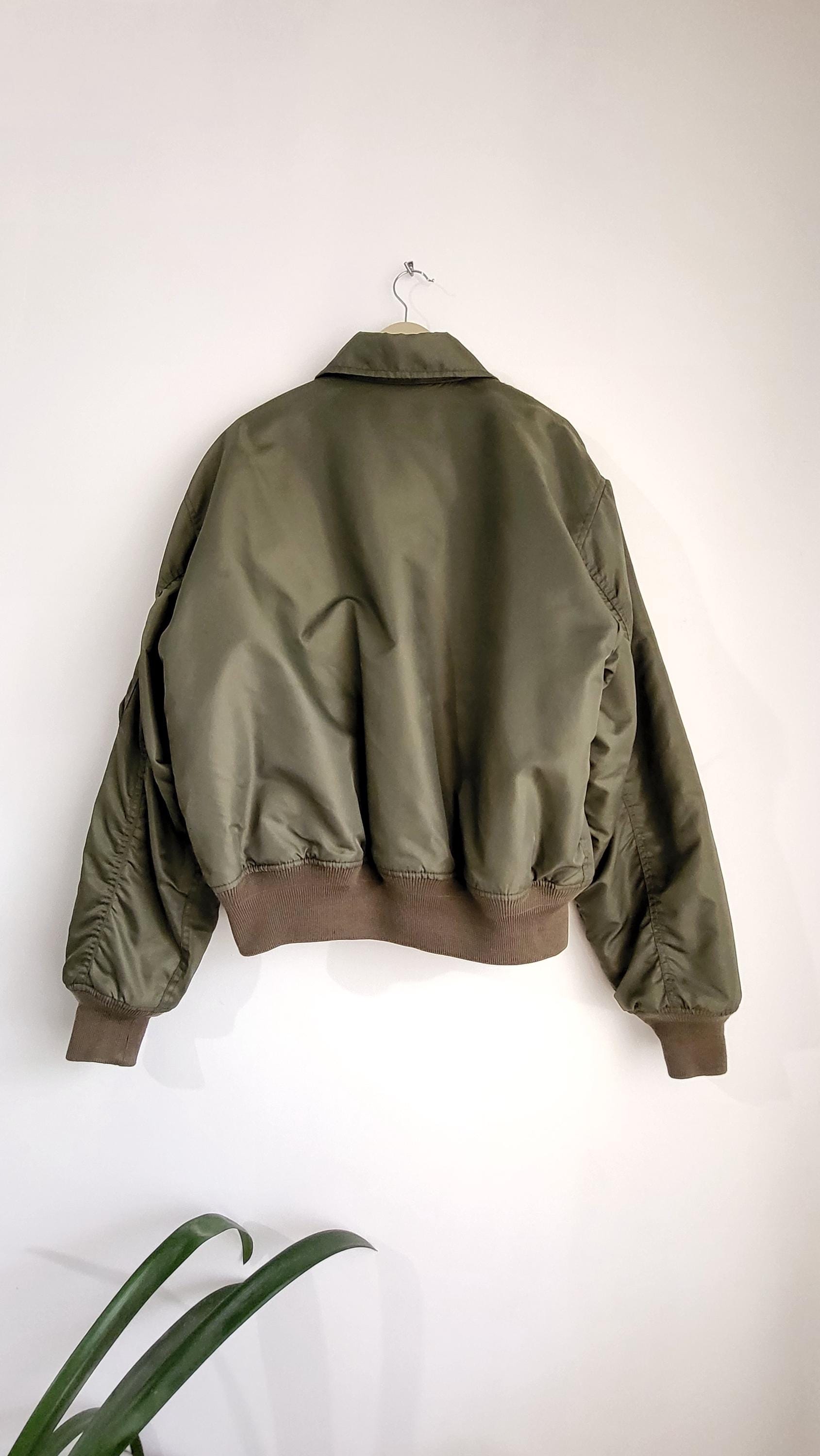 Vintage Avirex CWU-45 Flight Jacket | 90s Khaki Nylon Military