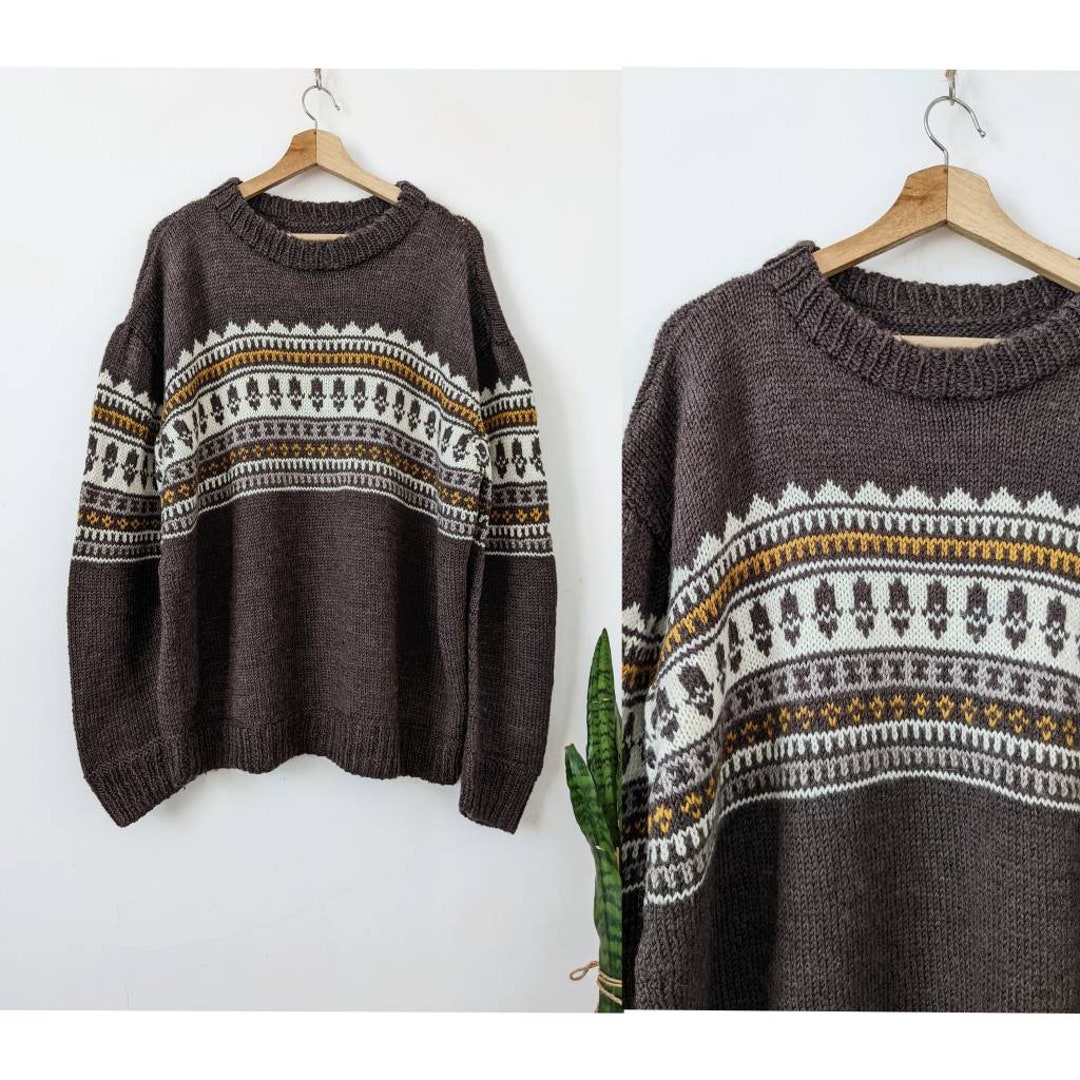 Sueter Modelo Suéter masculino vintage tricotado à mão com padrão de ornamento marrom ...