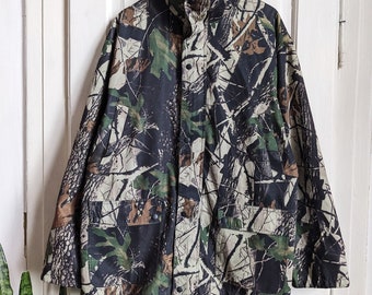 Vintage Realtree Camo Hunting Jacket Men, Forest Camouflage Outdoor Coat in Classic Woodland Pattern