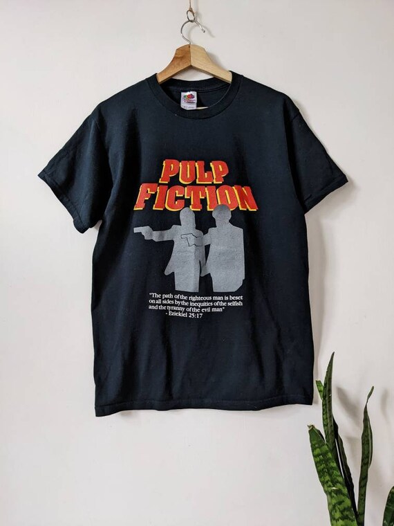 Vintage Pulp Fiction T-shirt Movie Merch Quientin Tarantino